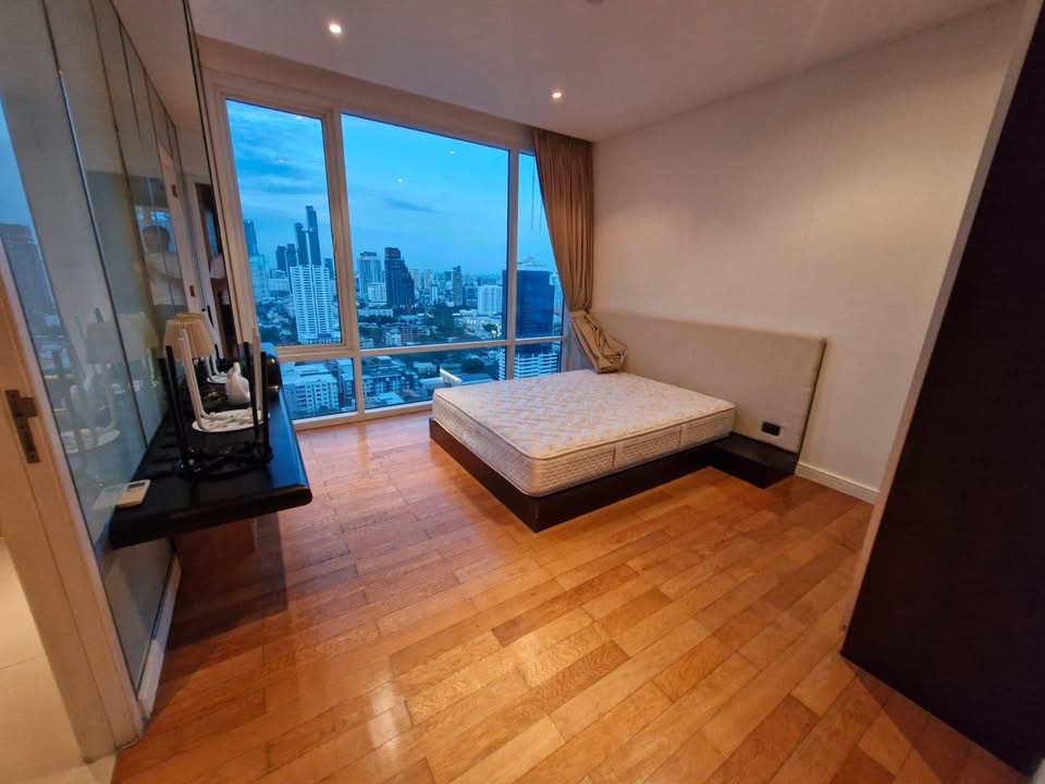 Three Bedroom Condo For Rent