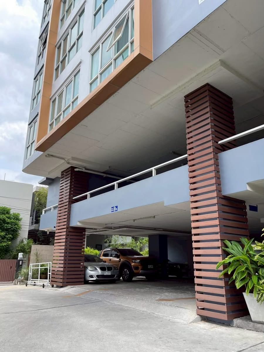 One Bedroom Condo For Rent