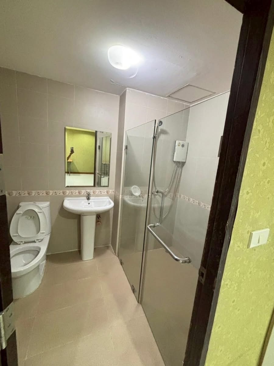 One Bedroom Condo For Rent