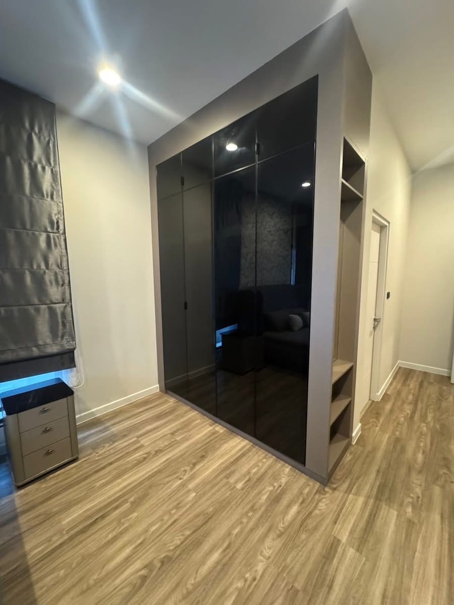 Detached House For Rent