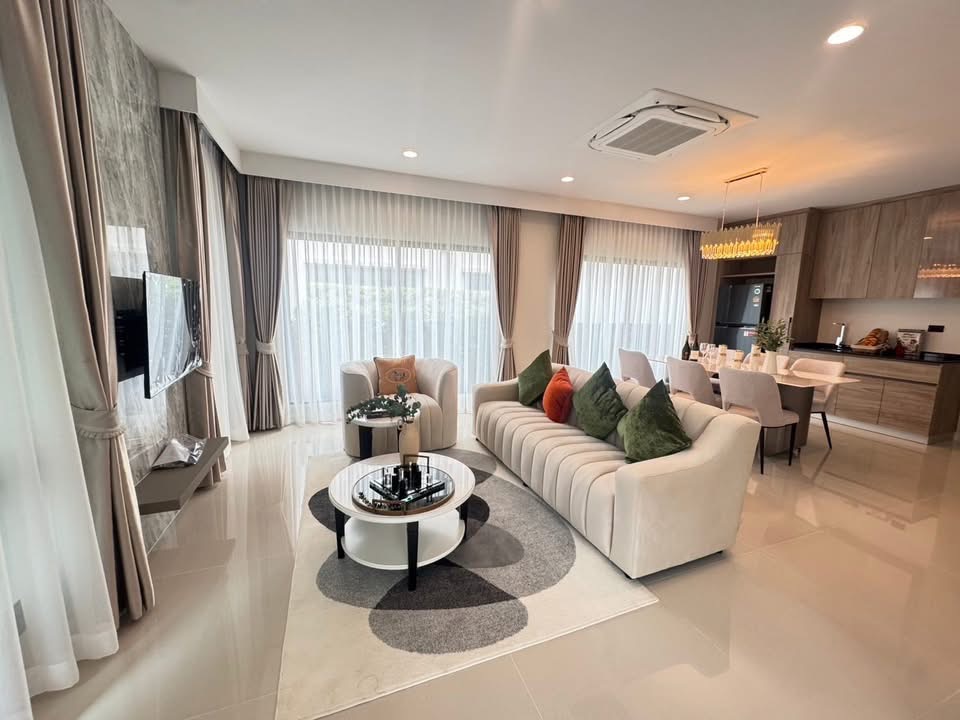 Detached House For Rent