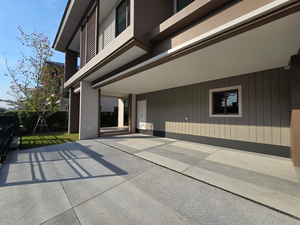 Detached House For Rent