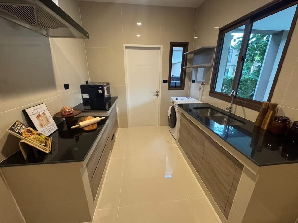 Detached House For Rent