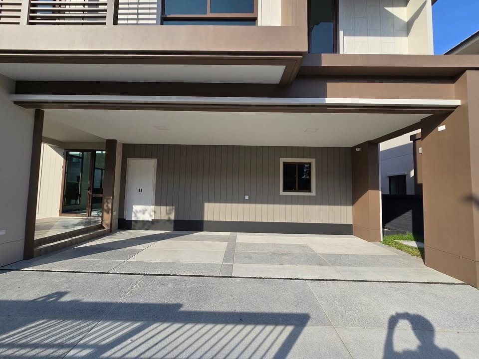 Detached House For Rent