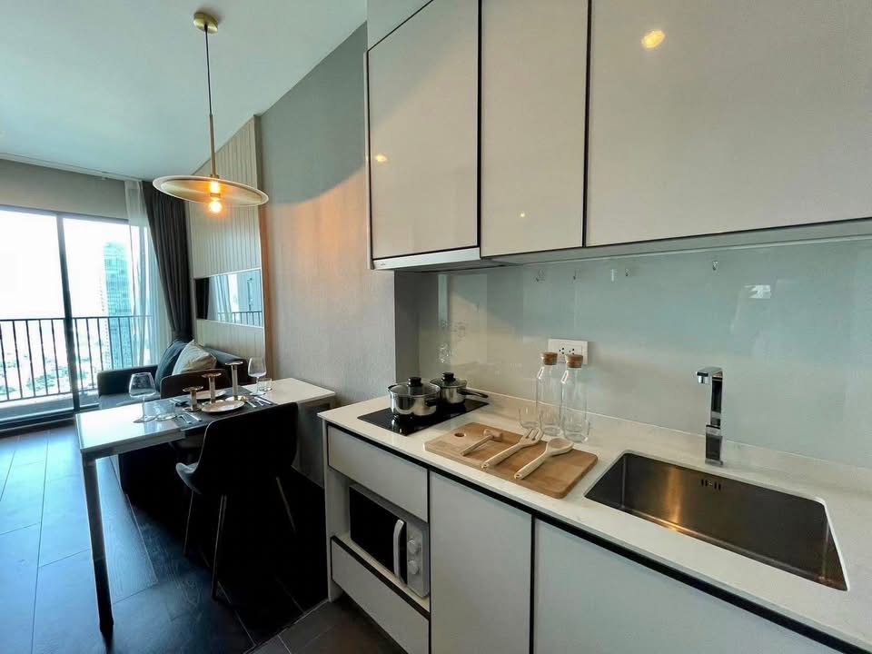 One Bedroom Condo For Rent 