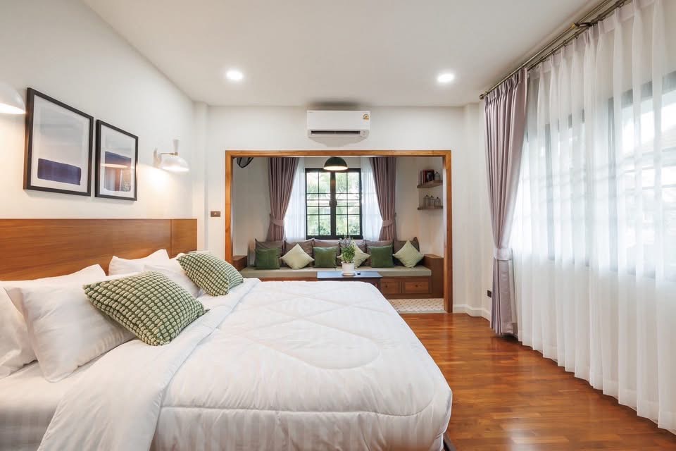 Detached House For Sale