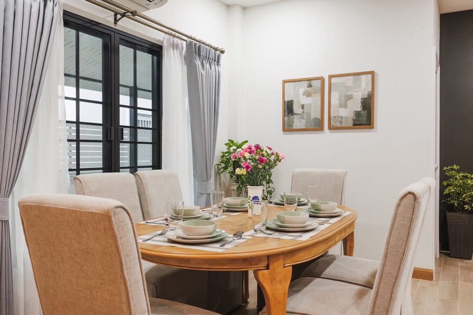 Detached House For Sale