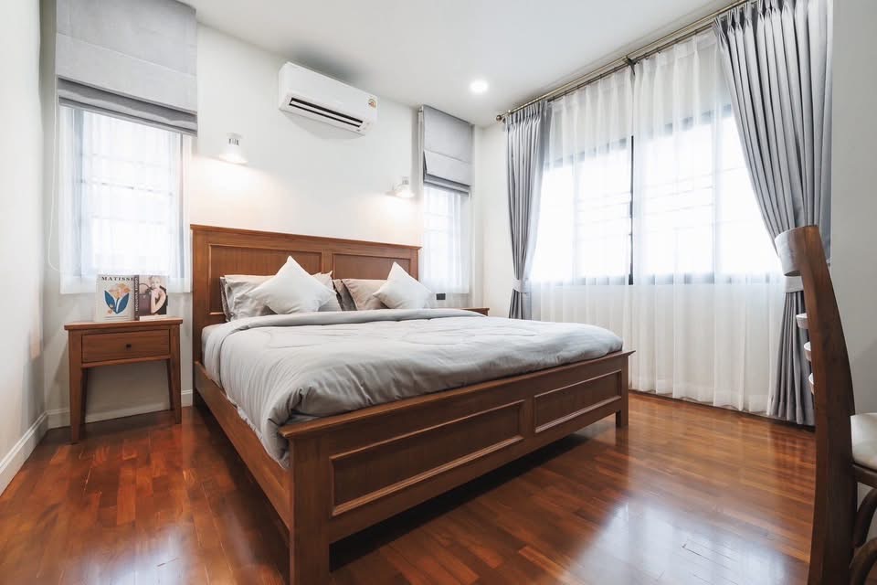 Detached House For Sale