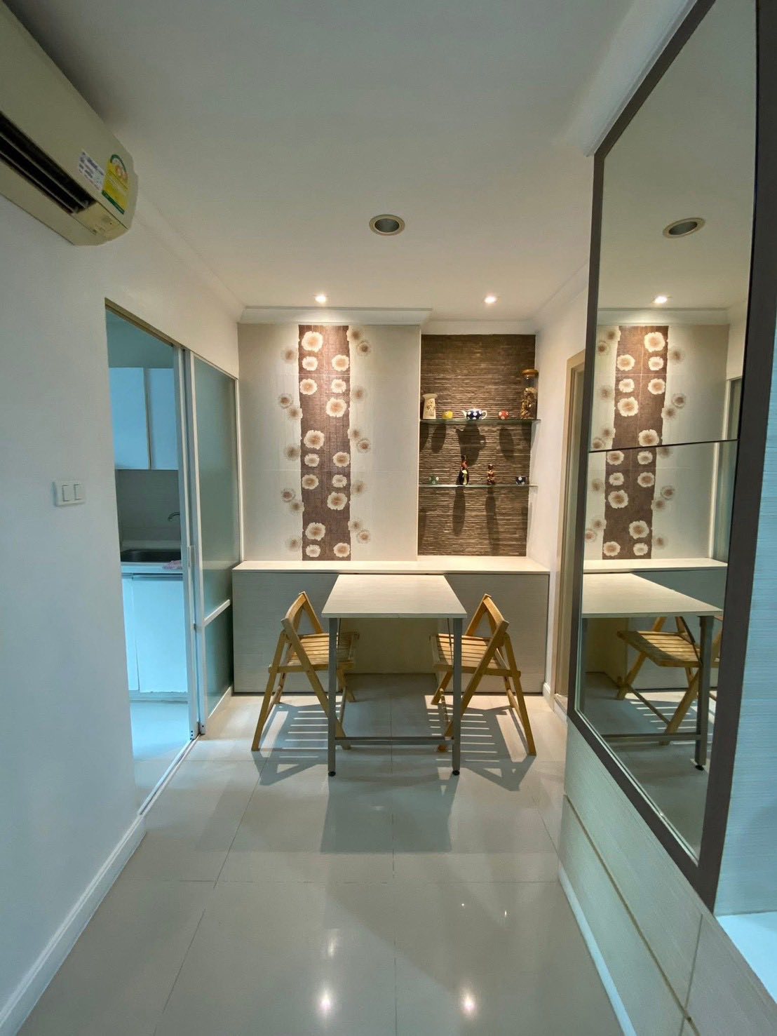 One Bedroom Condo For Rent