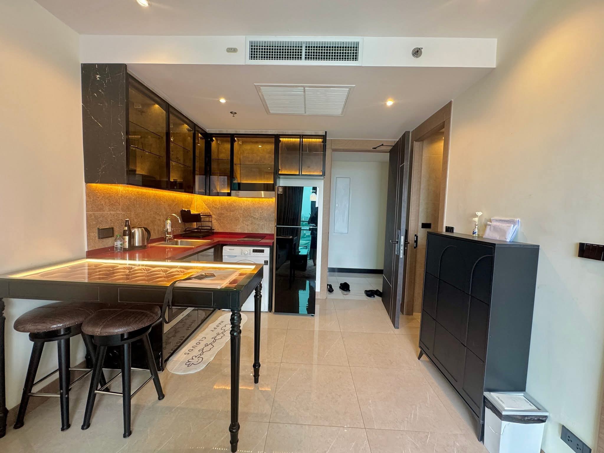 One Bedroom Condo For Rent