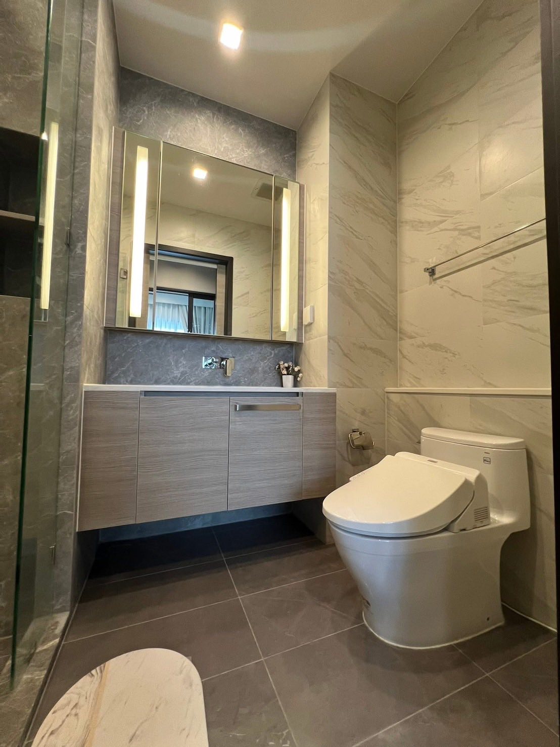 One Bedroom Condo For Rent