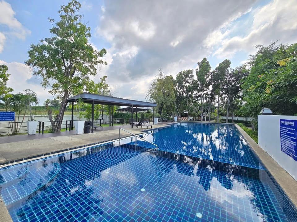 Detached House For Sale