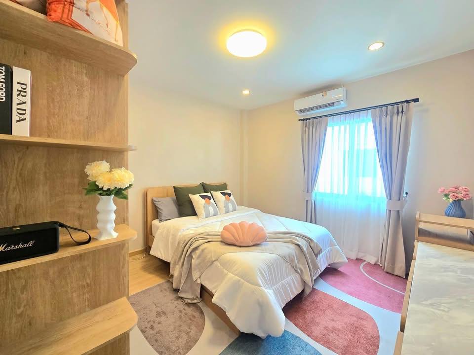 Detached House For Sale