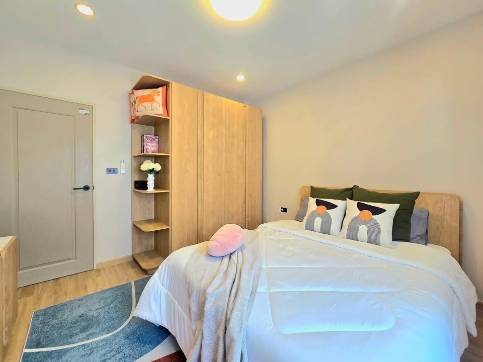 Detached House For Sale