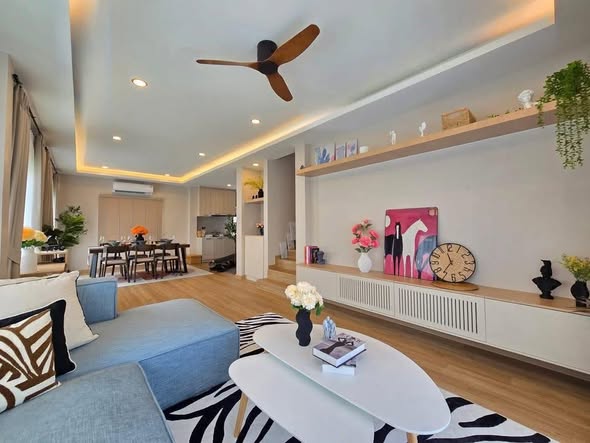 Detached House For Sale