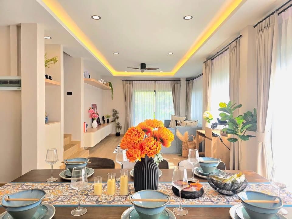 Detached House For Sale