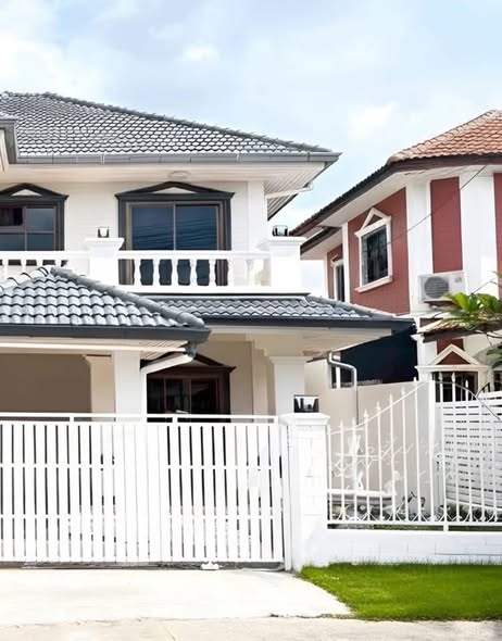 Detached House For Rent