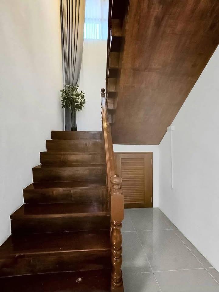 Detached House For Rent