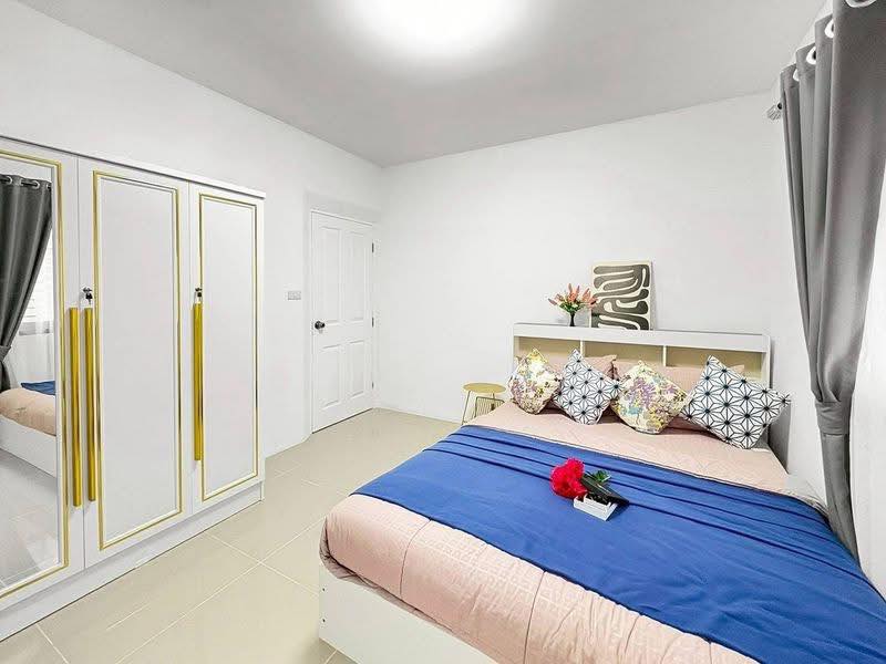 Detached House For Rent