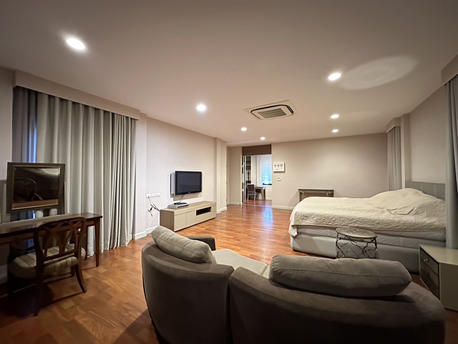 Detached House For Sale