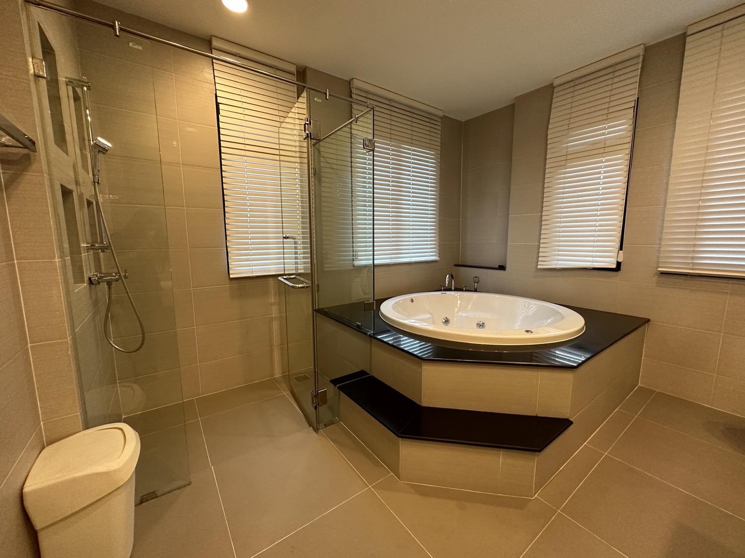 Detached House For Sale