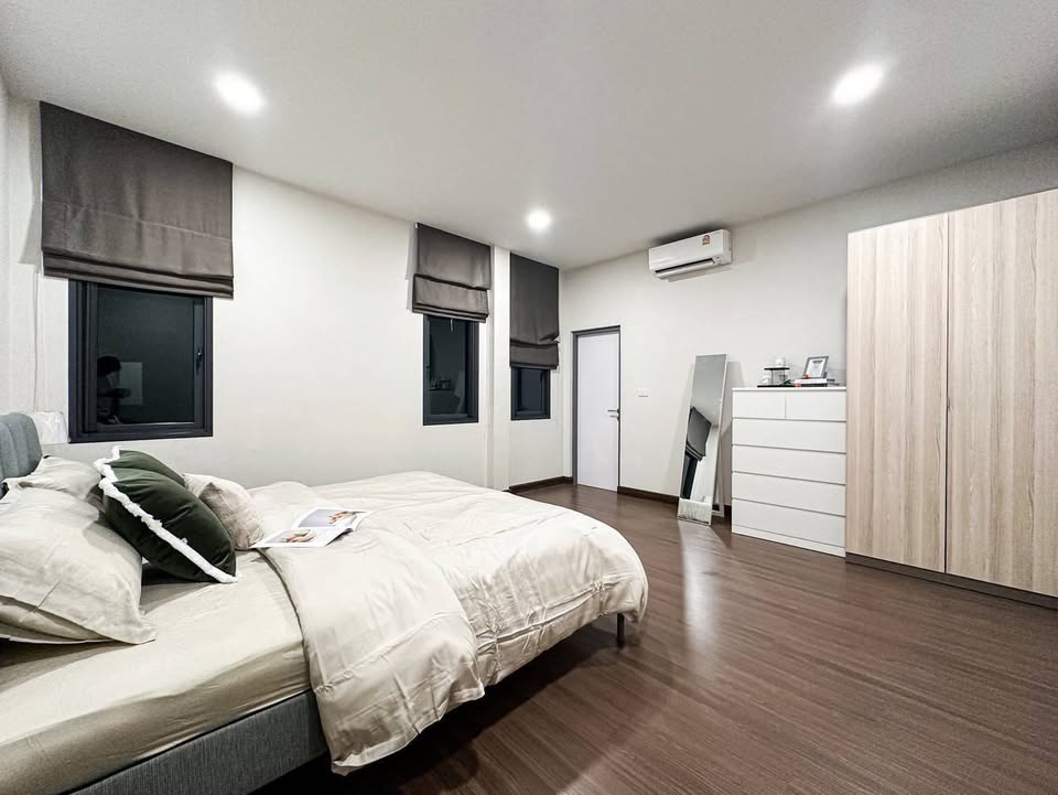 Detached House For Rent