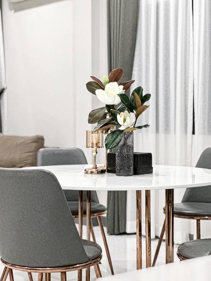 Detached House For Rent