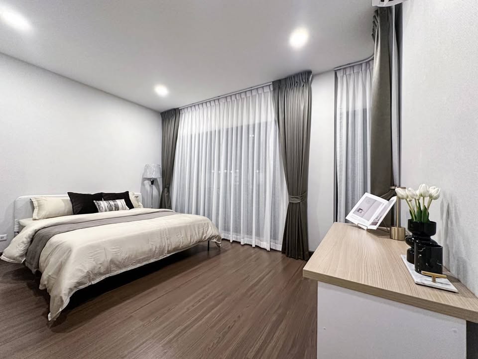 Detached House For Rent