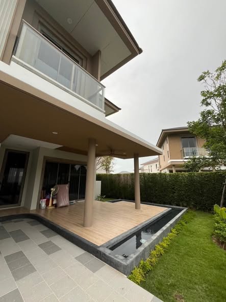 Detached House For Rent