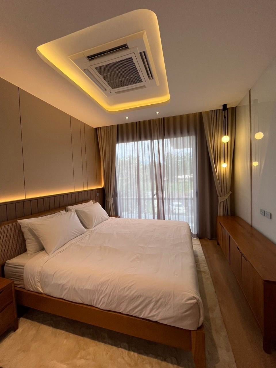 Detached House For Rent