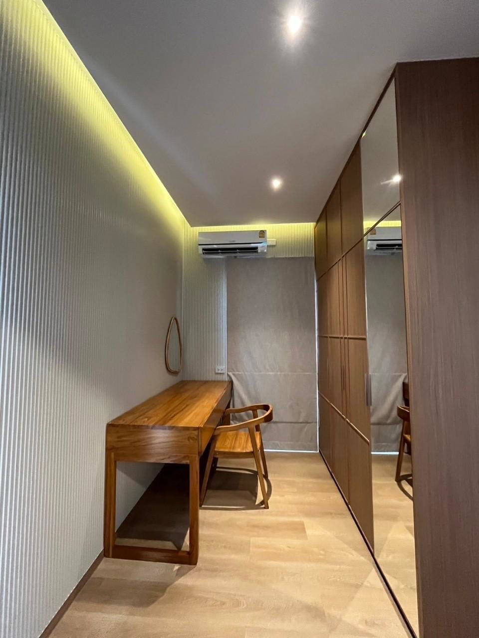 Detached House For Rent