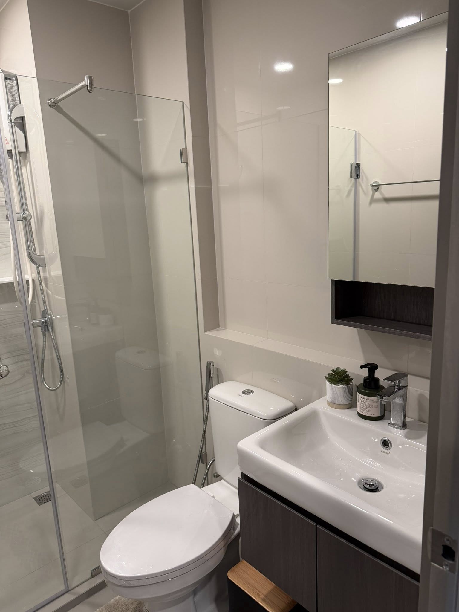 One Bedroom Condo For Rent