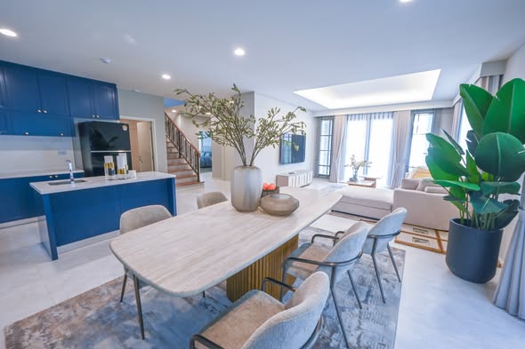 Detached House For Rent