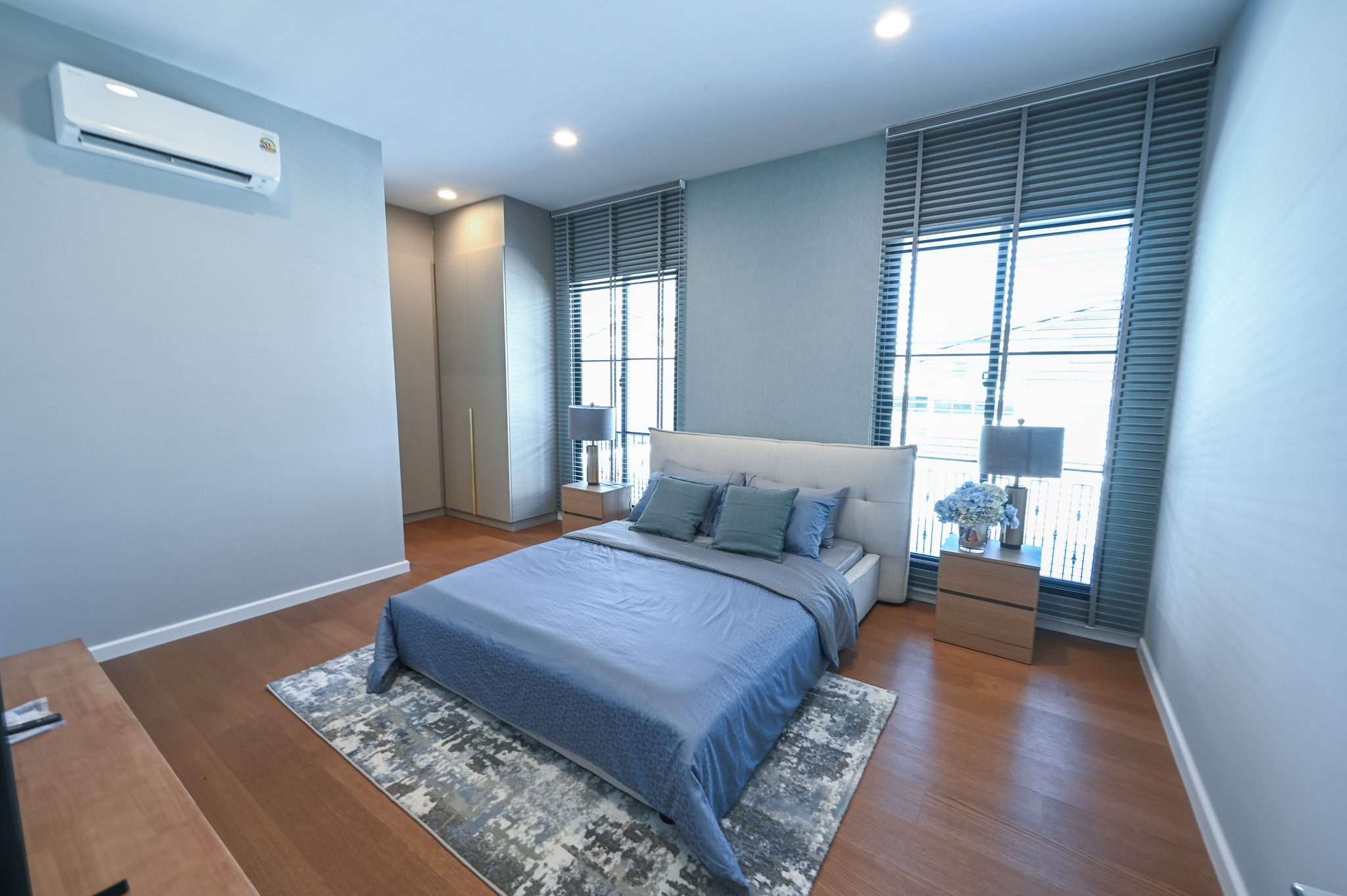 Detached House For Rent