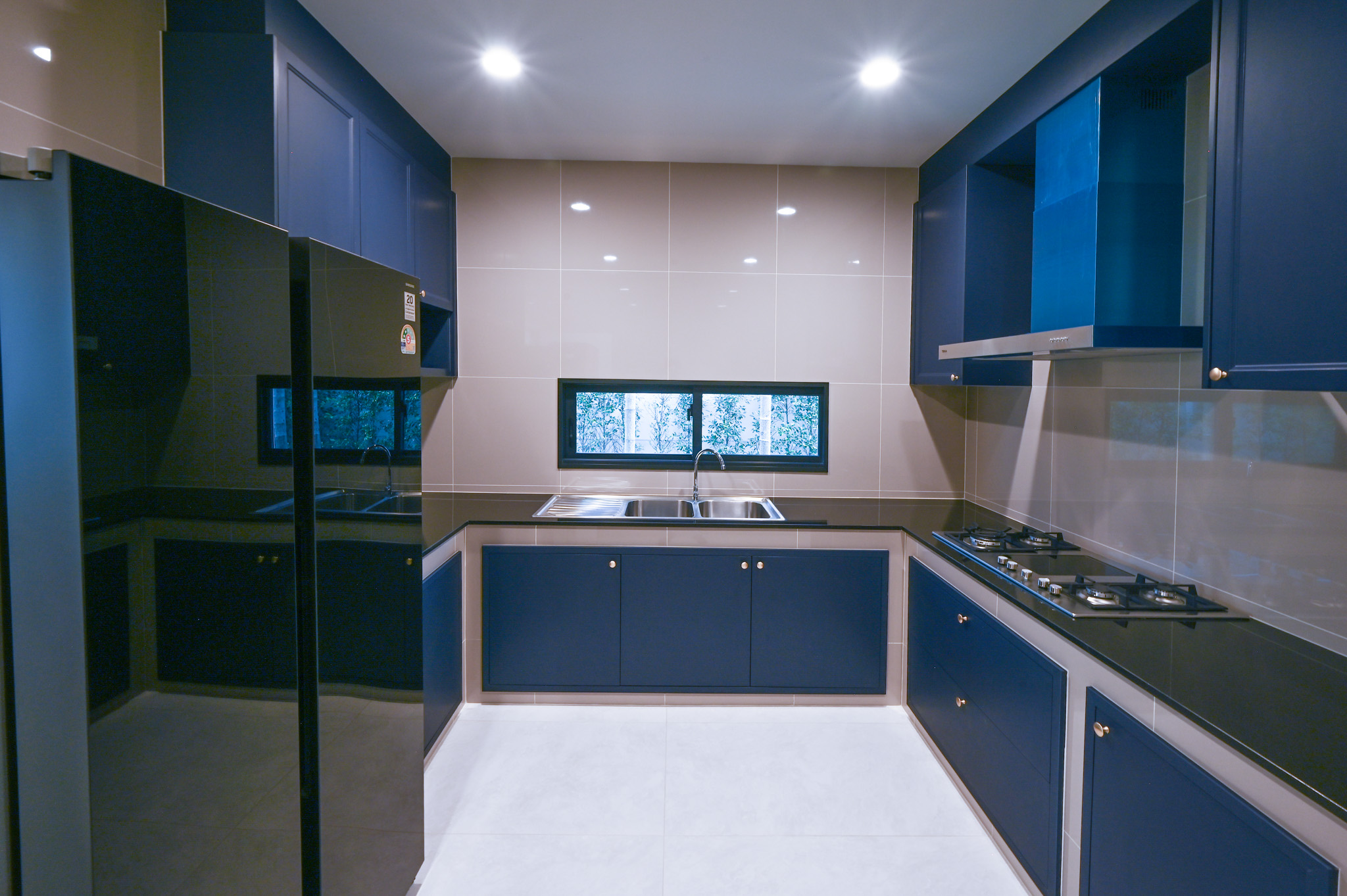 Detached House For Rent