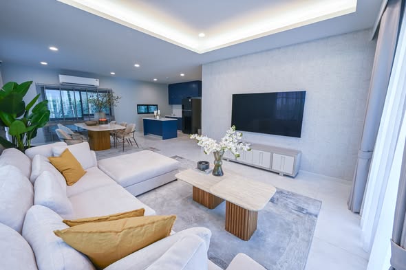 Detached House For Rent