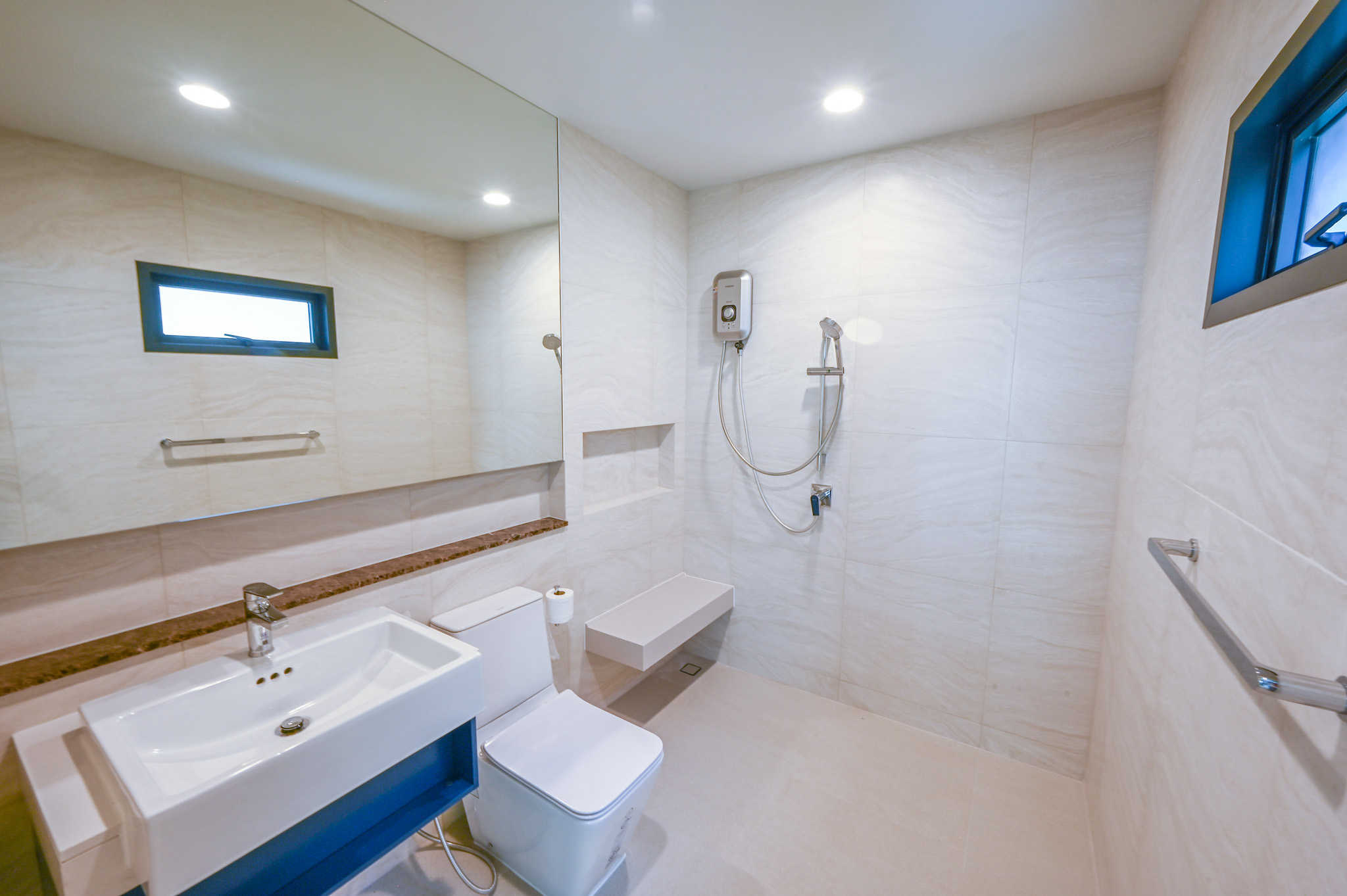 Detached House For Rent