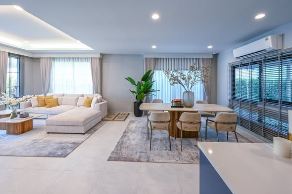 Detached House For Rent