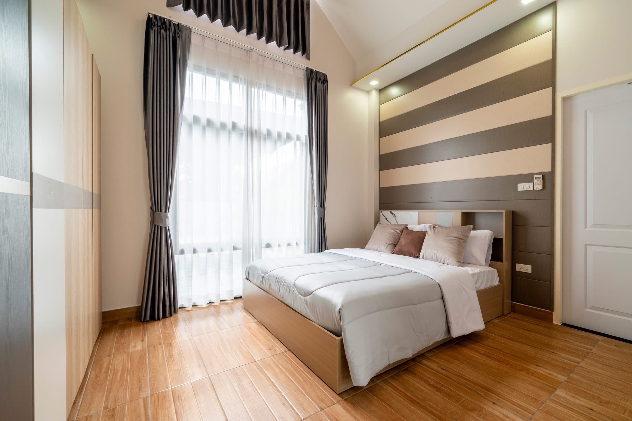 Detached House For Sale