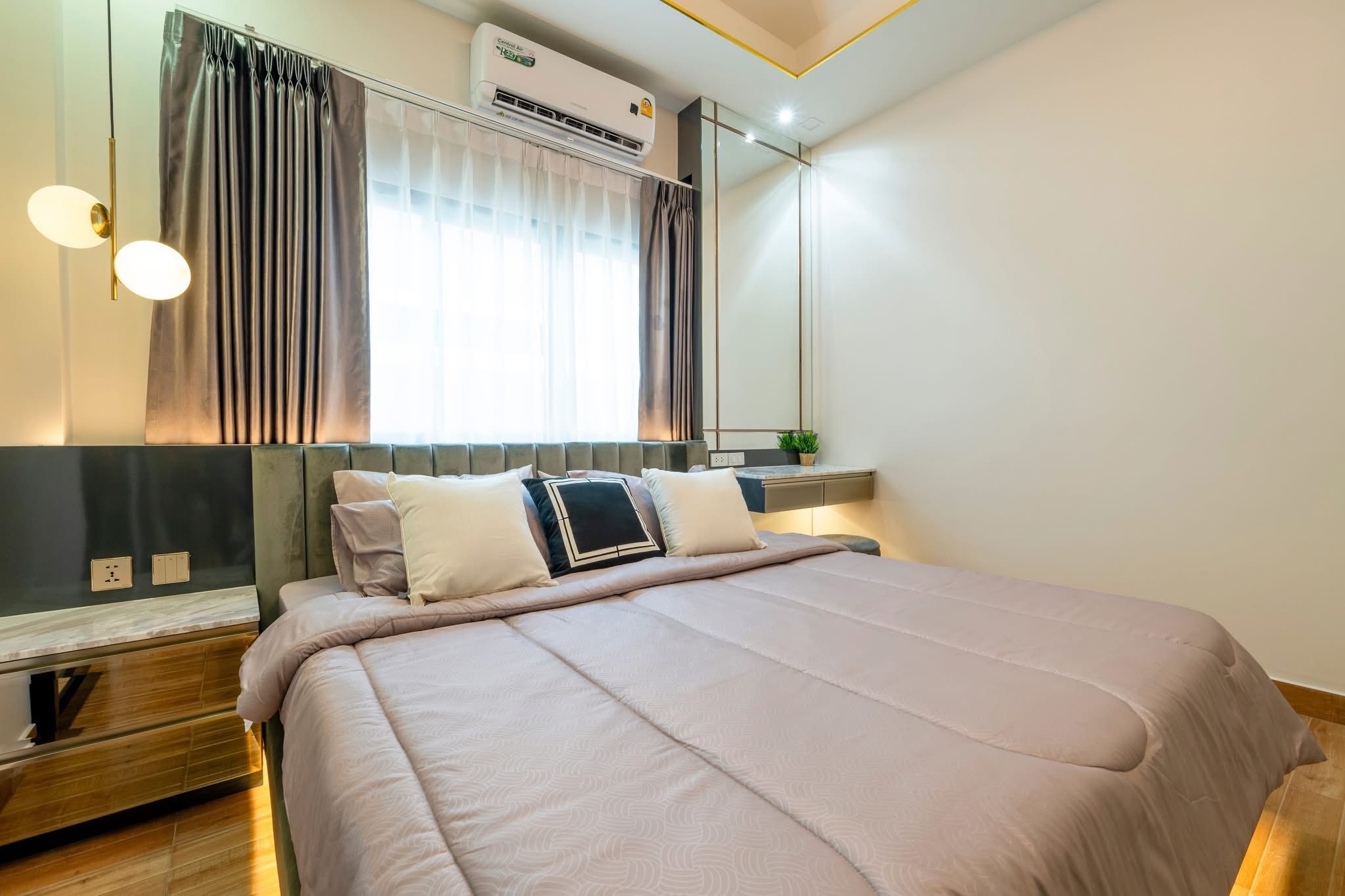 Detached House For Sale