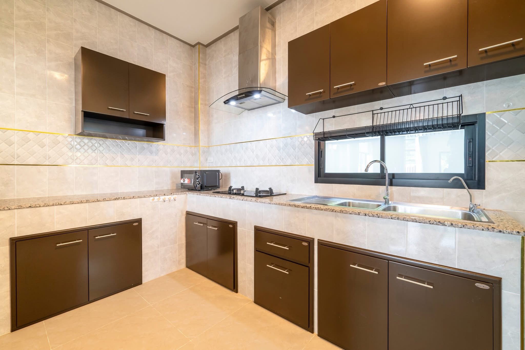 Detached House For Sale