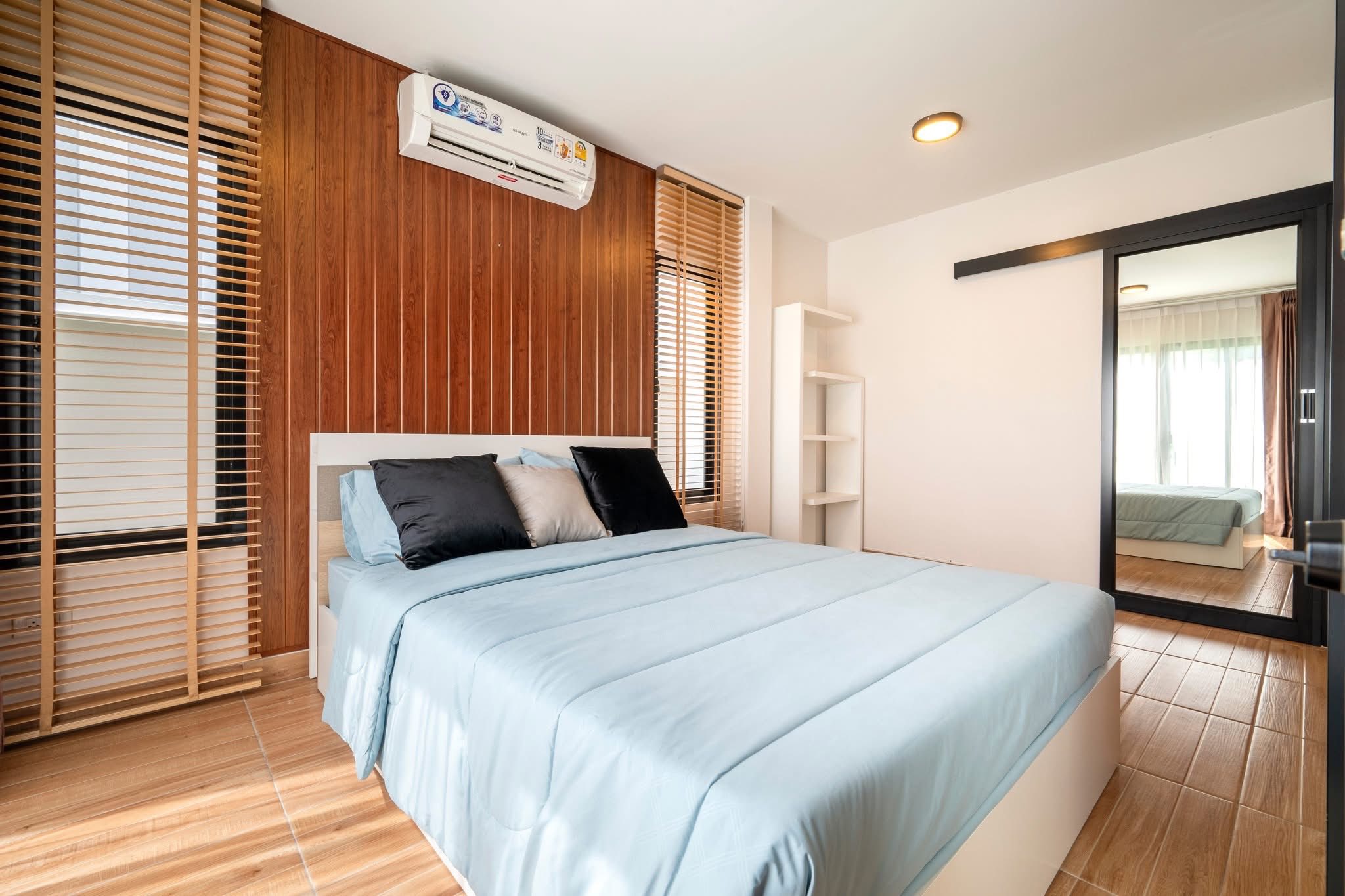 Detached House For Sale