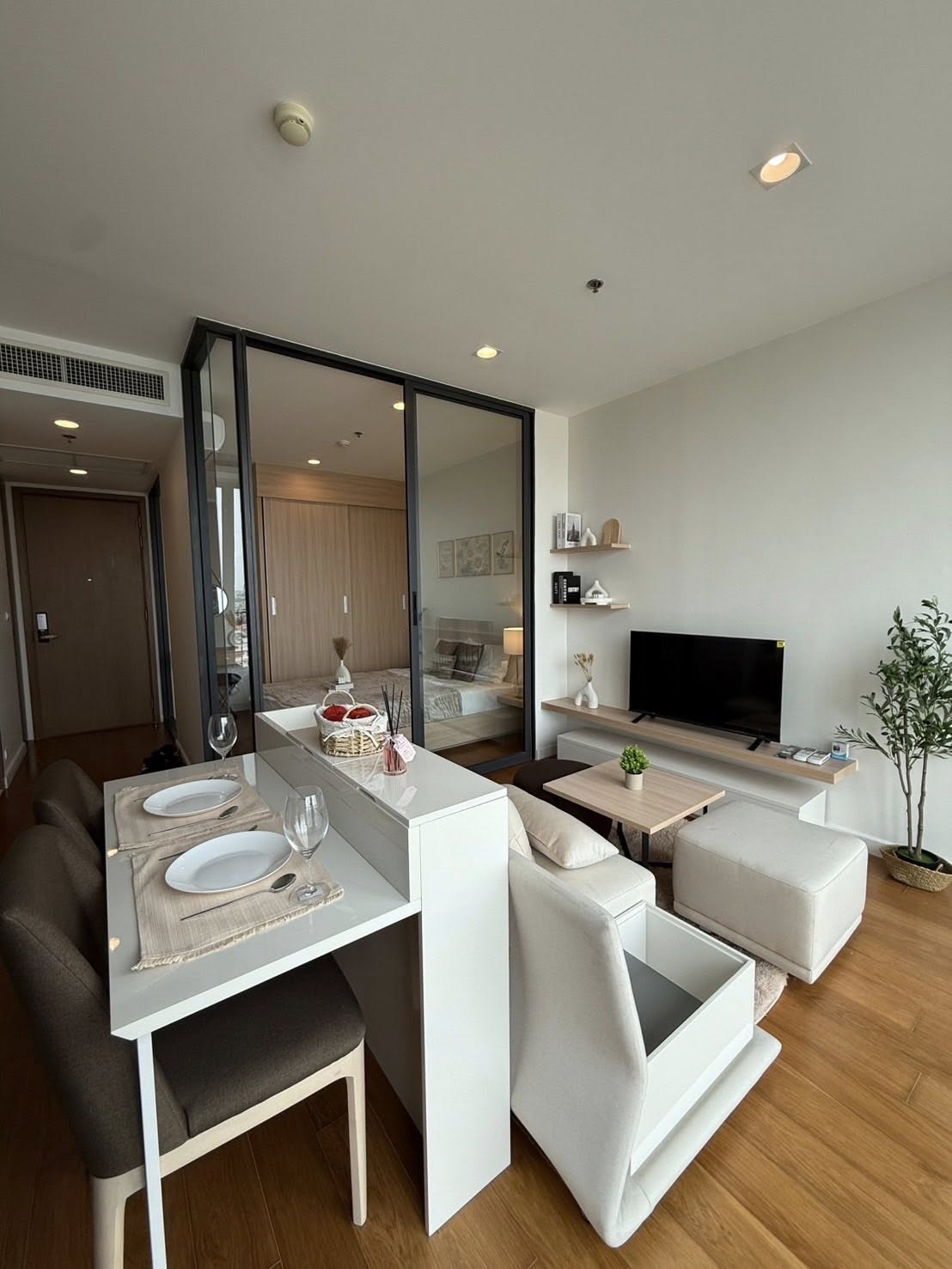 One Bedroom Condo For Rent