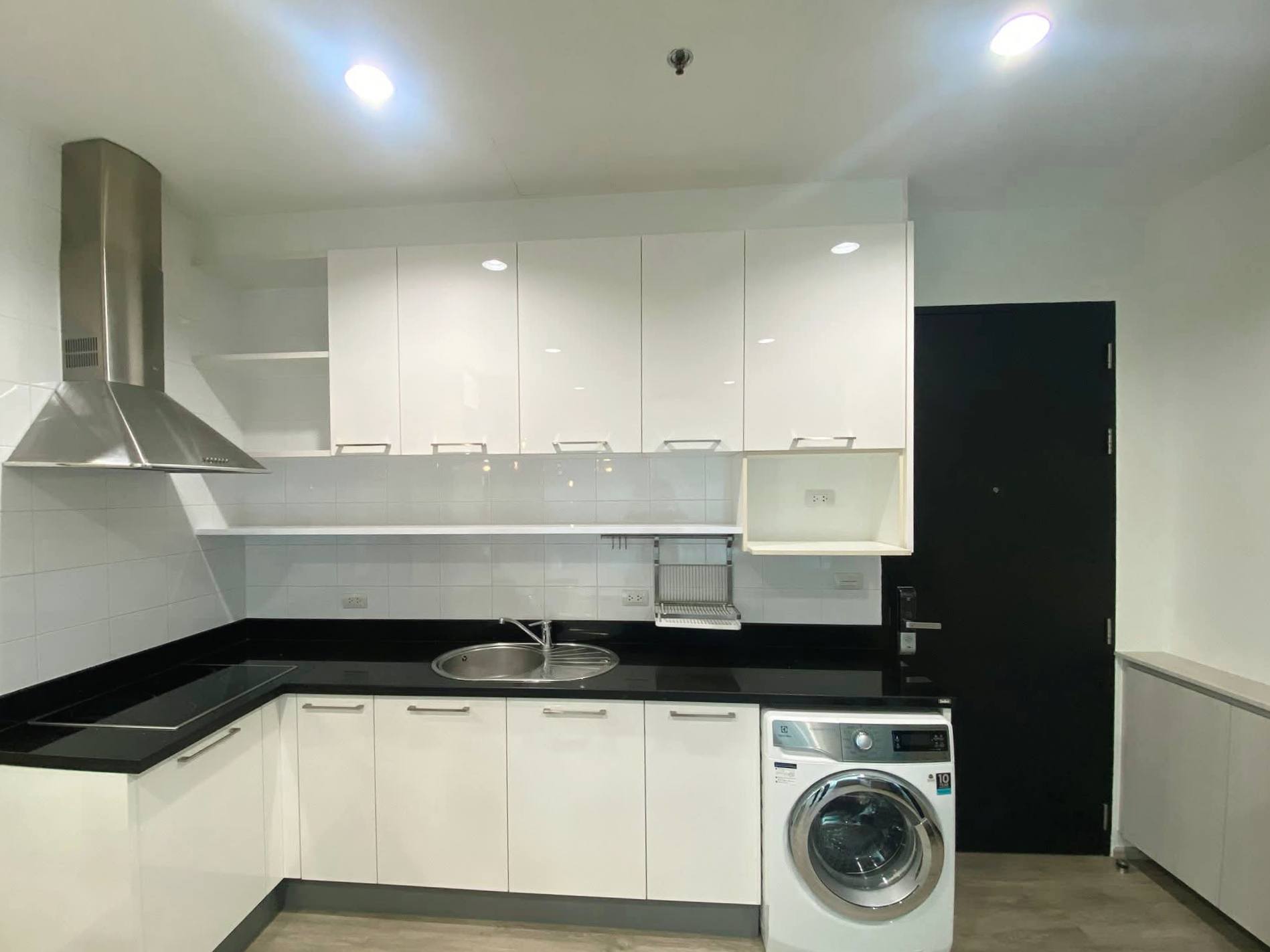 One Bedroom Condo For Rent