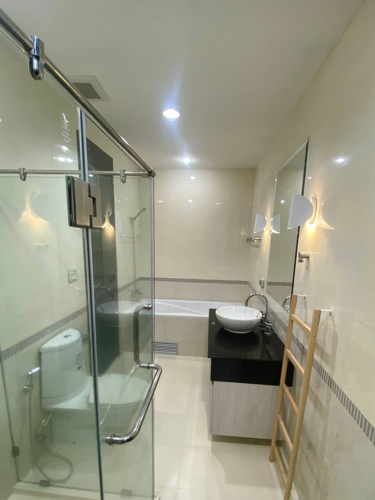 One Bedroom Condo For Rent