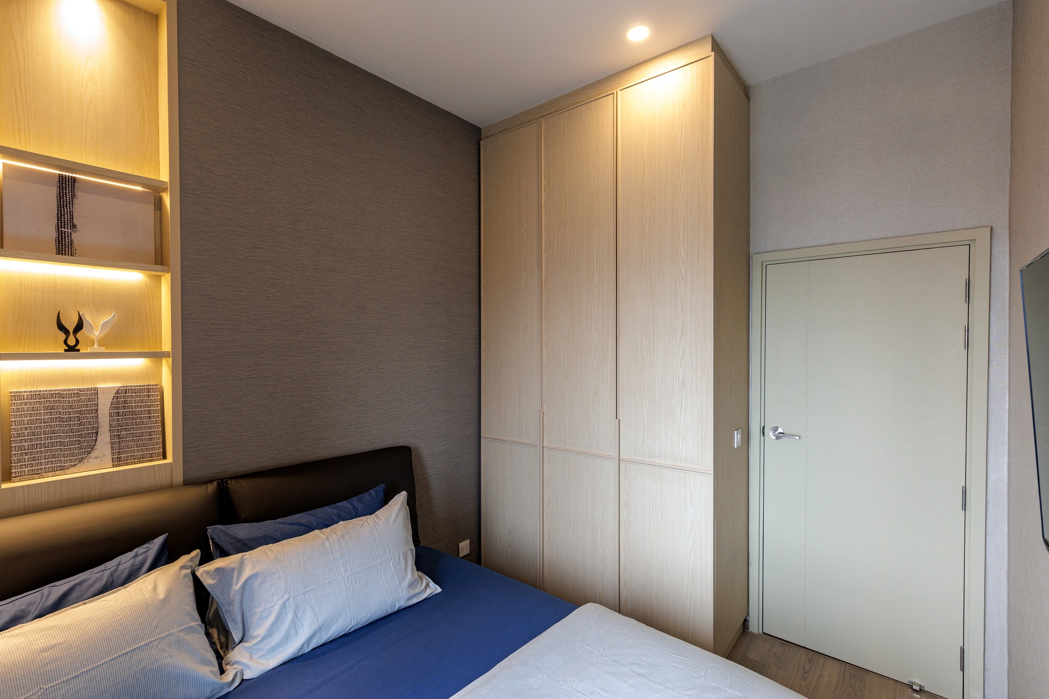 Two Bedrooms Condo For Rent