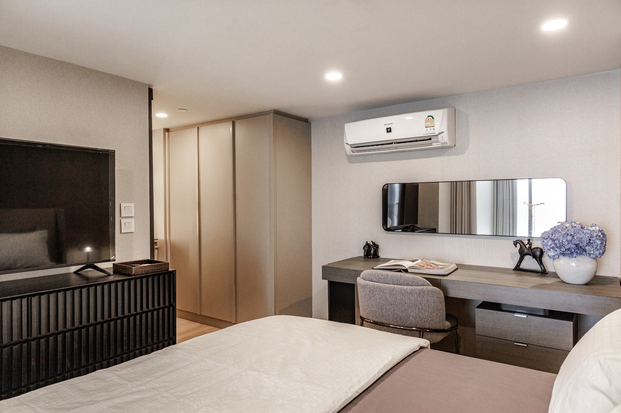 Two Bedrooms Condo For Rent