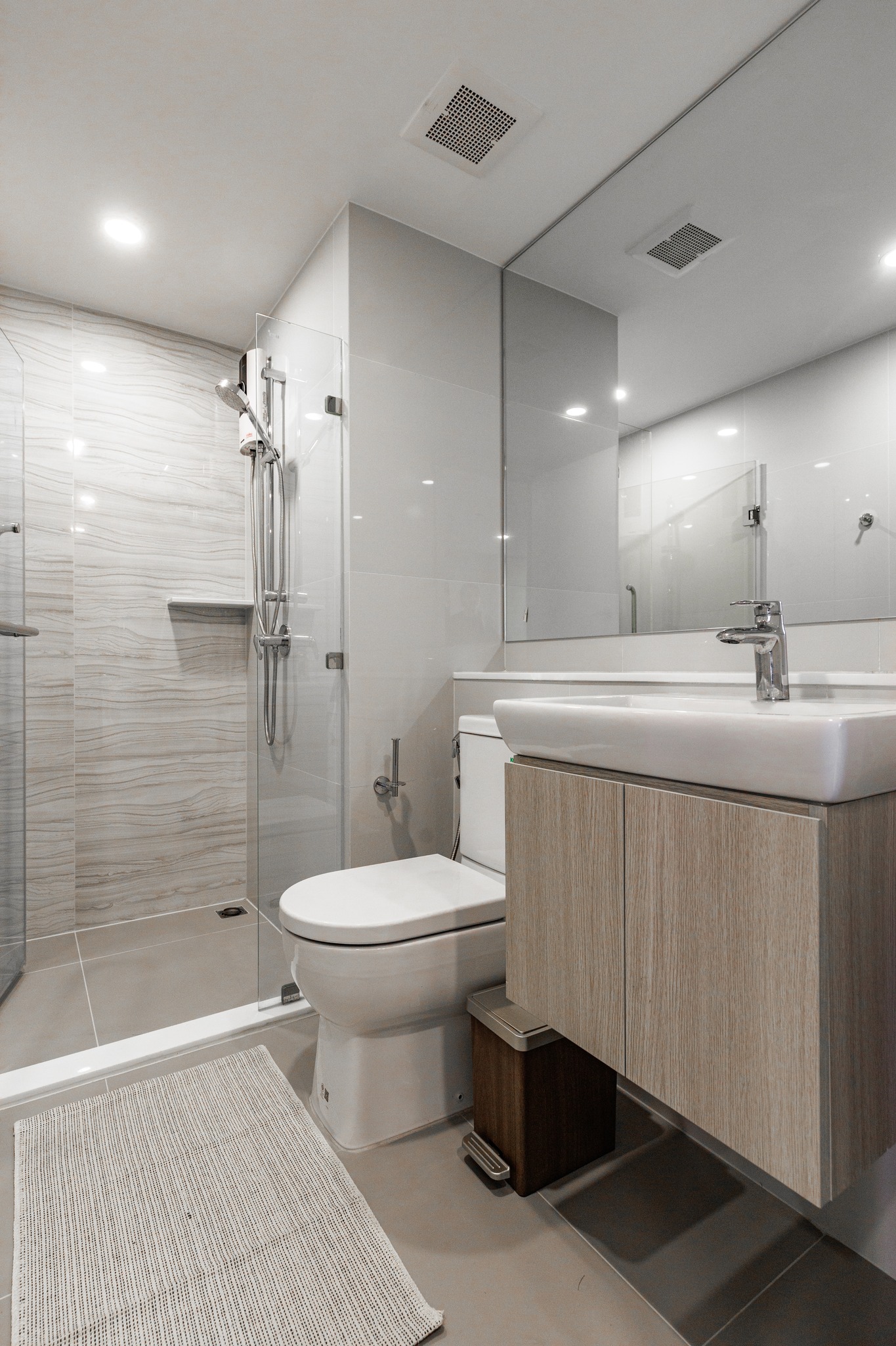 Two Bedrooms Condo For Rent