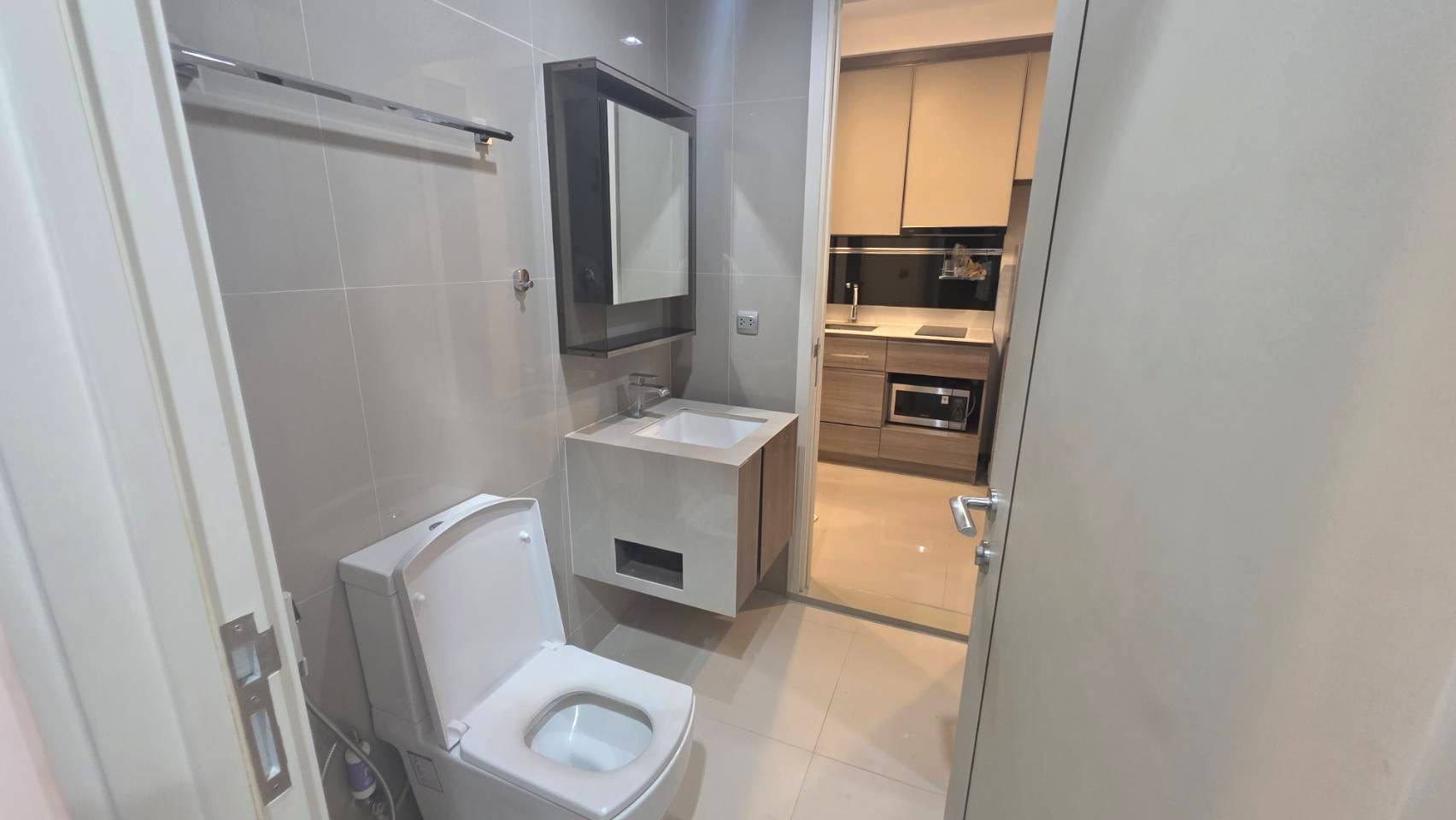 One Bedroom Condo For Rent