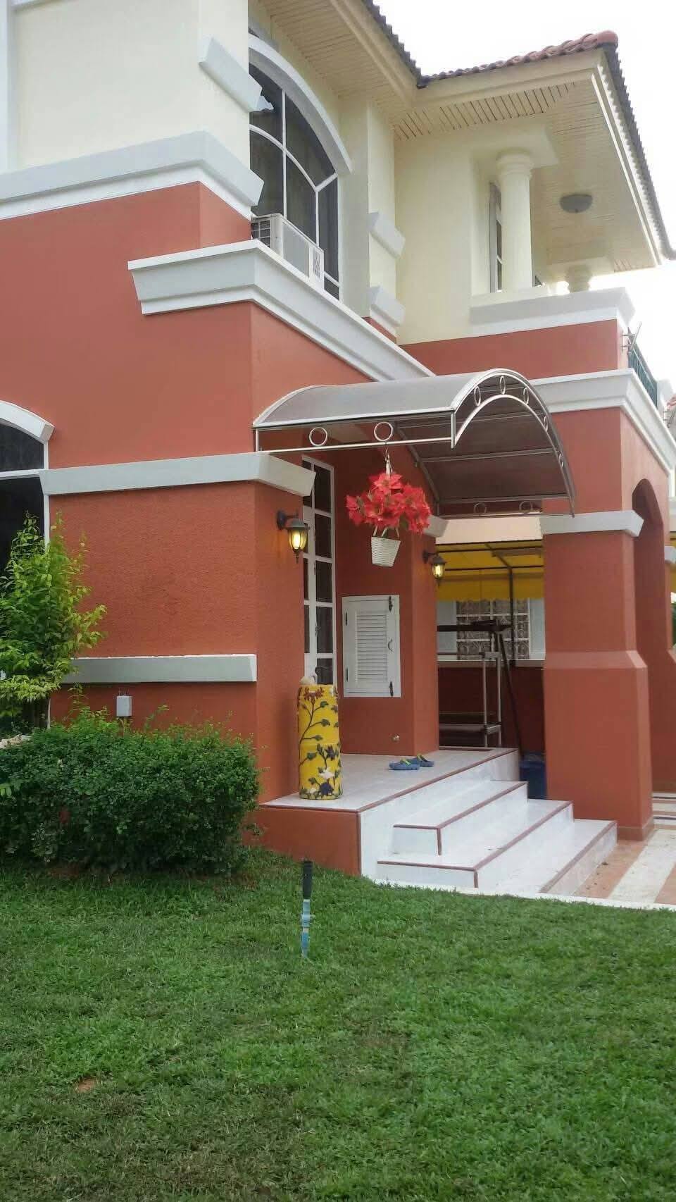 Detached House For Rent